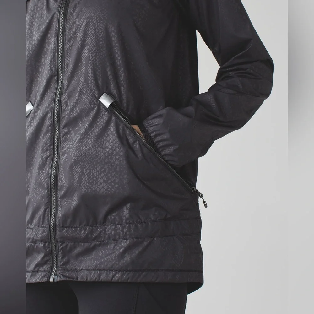 Lululemon Miss Misty Jacket II Desert Snake Embossed Black Rain Coat Hooded XS - Picture 3 of 16